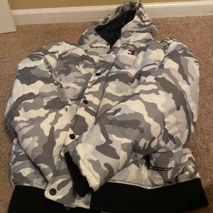 Mens puffer jacket. My husband wore about three times.